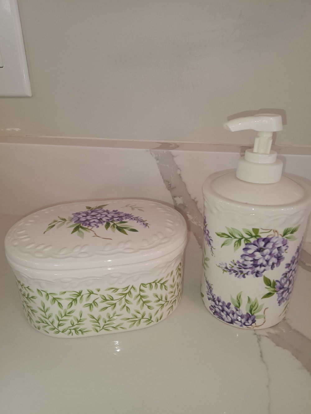 Liz Claiborne Wisteria Ceramic Lotion Bottle and Container Set Early 2000's